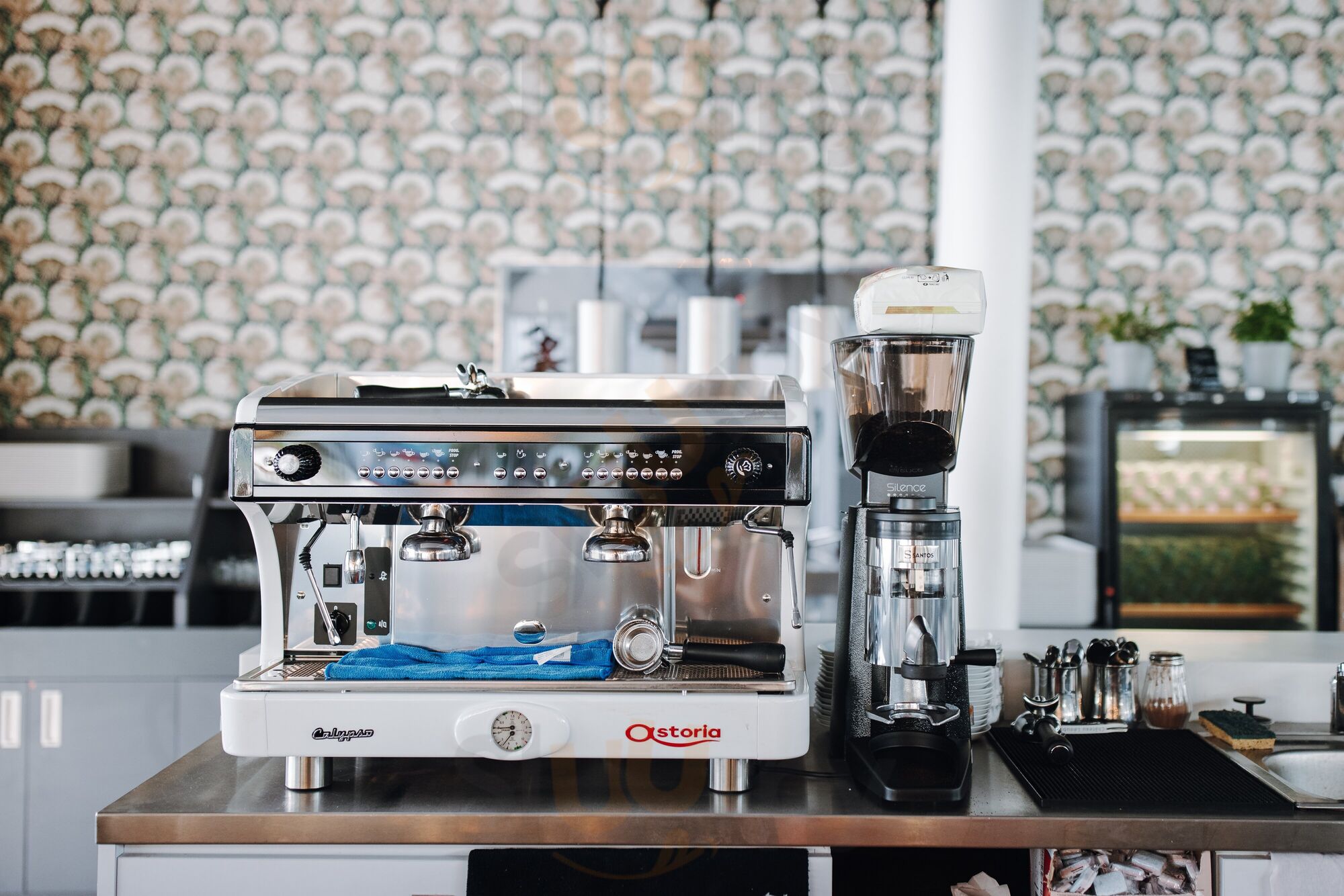 L'ami Coq, Le Food Court Français