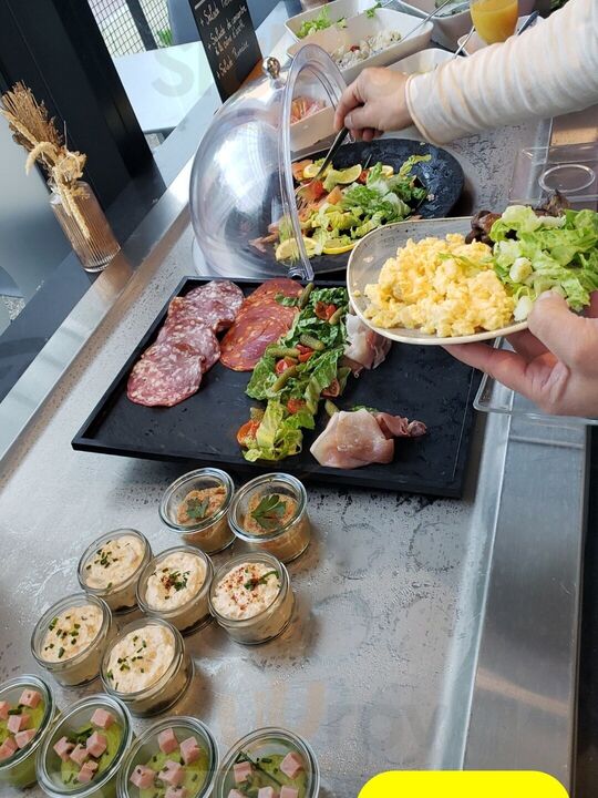 Monument Cafe Zoo De Paris