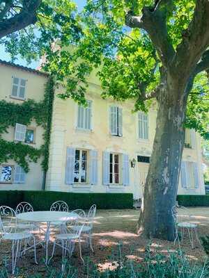 La Table De La Source