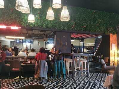 Ed Motors Restaurant - Bar À Tapas