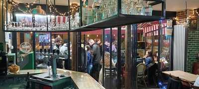 Au Bon Vivant Restaurant