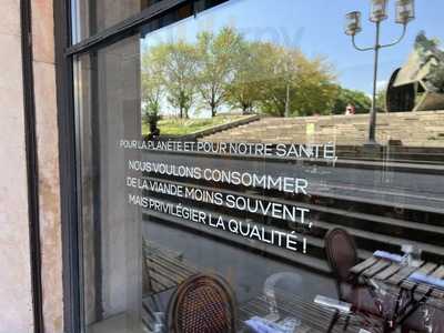 La Table Des Maquignons