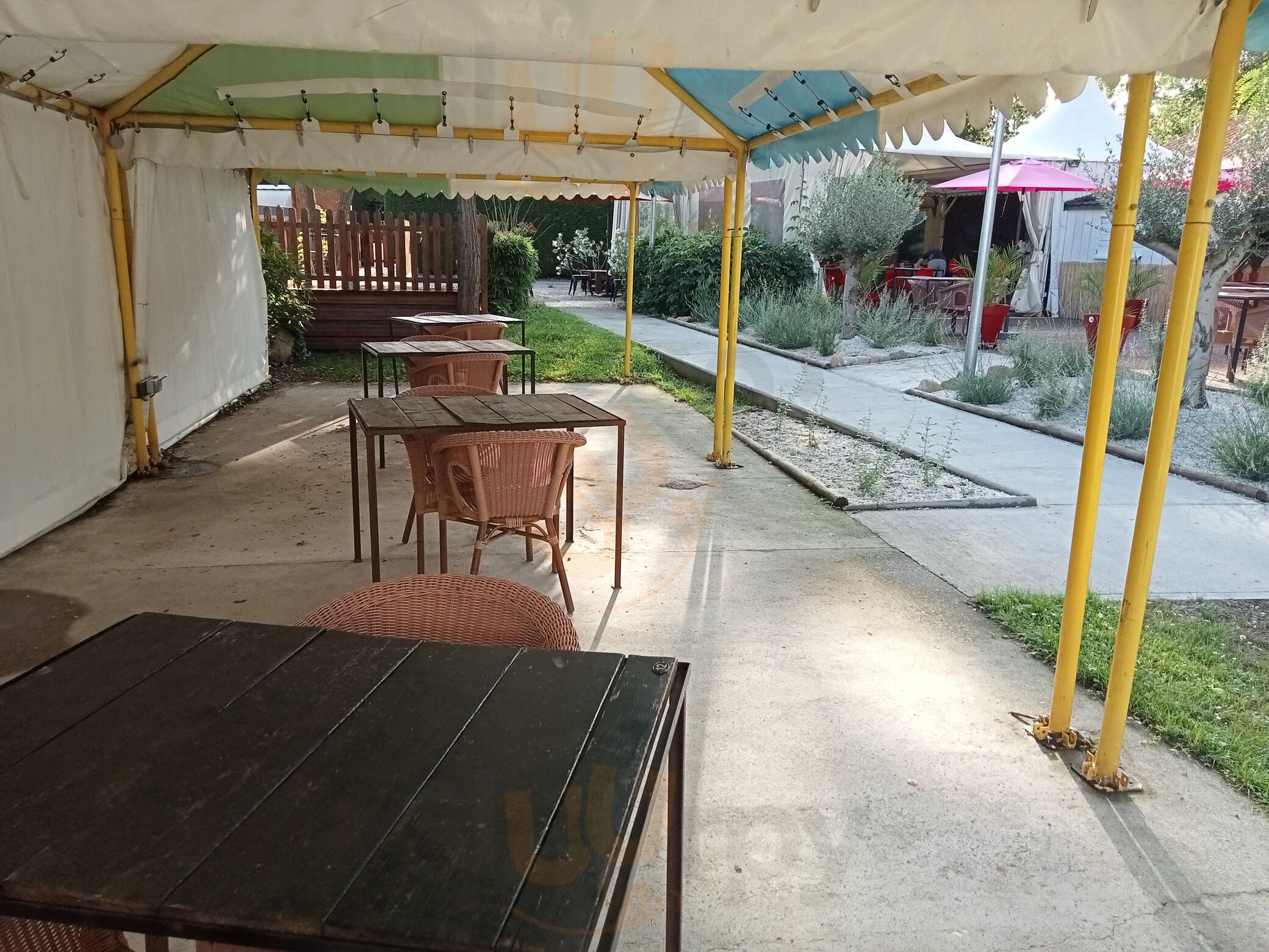 La Table Capricieuse