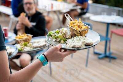 Le Resto Ucpa Sport Station Bordeaux