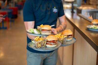 Le Resto Ucpa Sport Station Bordeaux