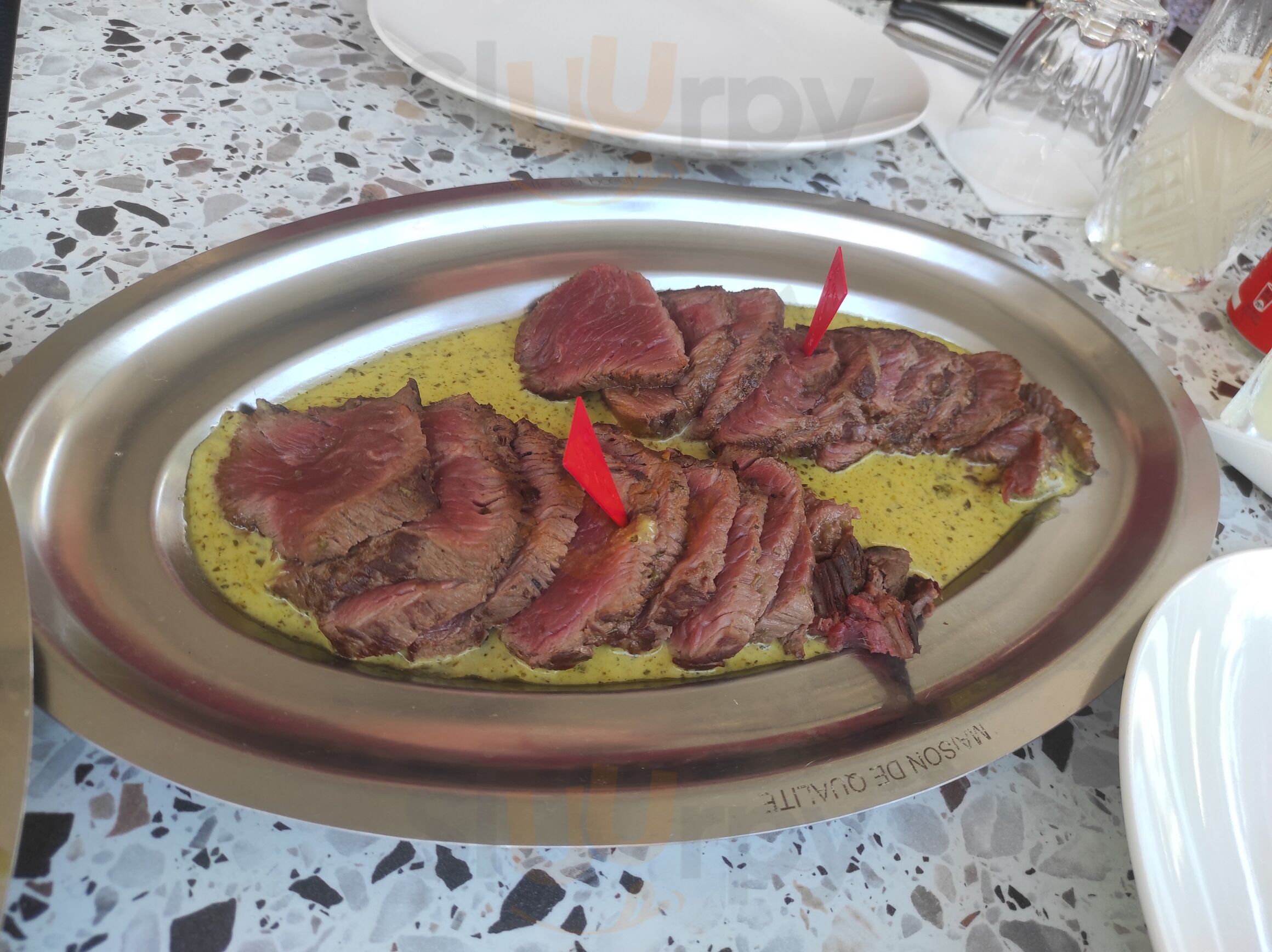 Léo Léa L’assiette Au Bœuf