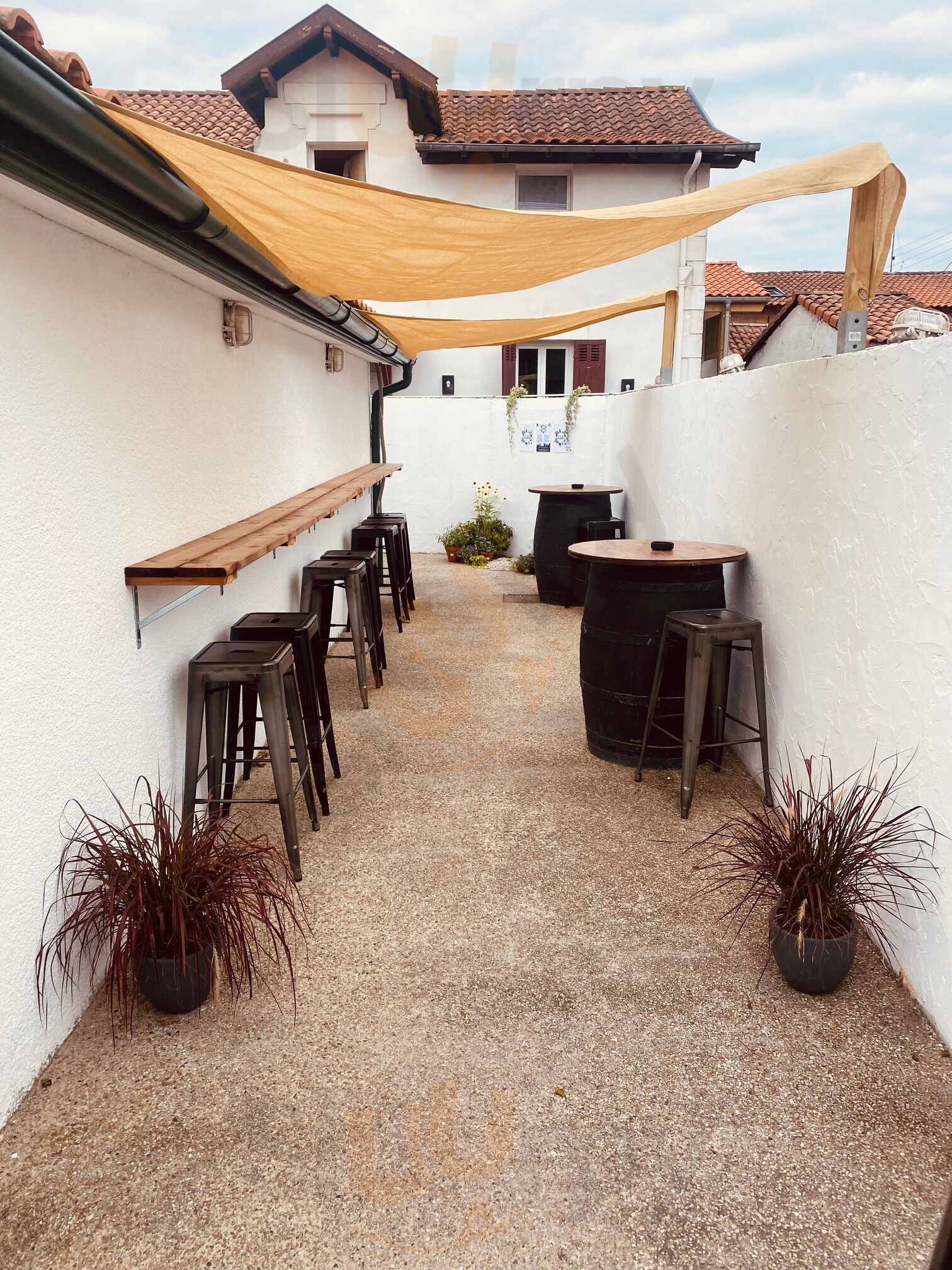 Le Robinet Cafe