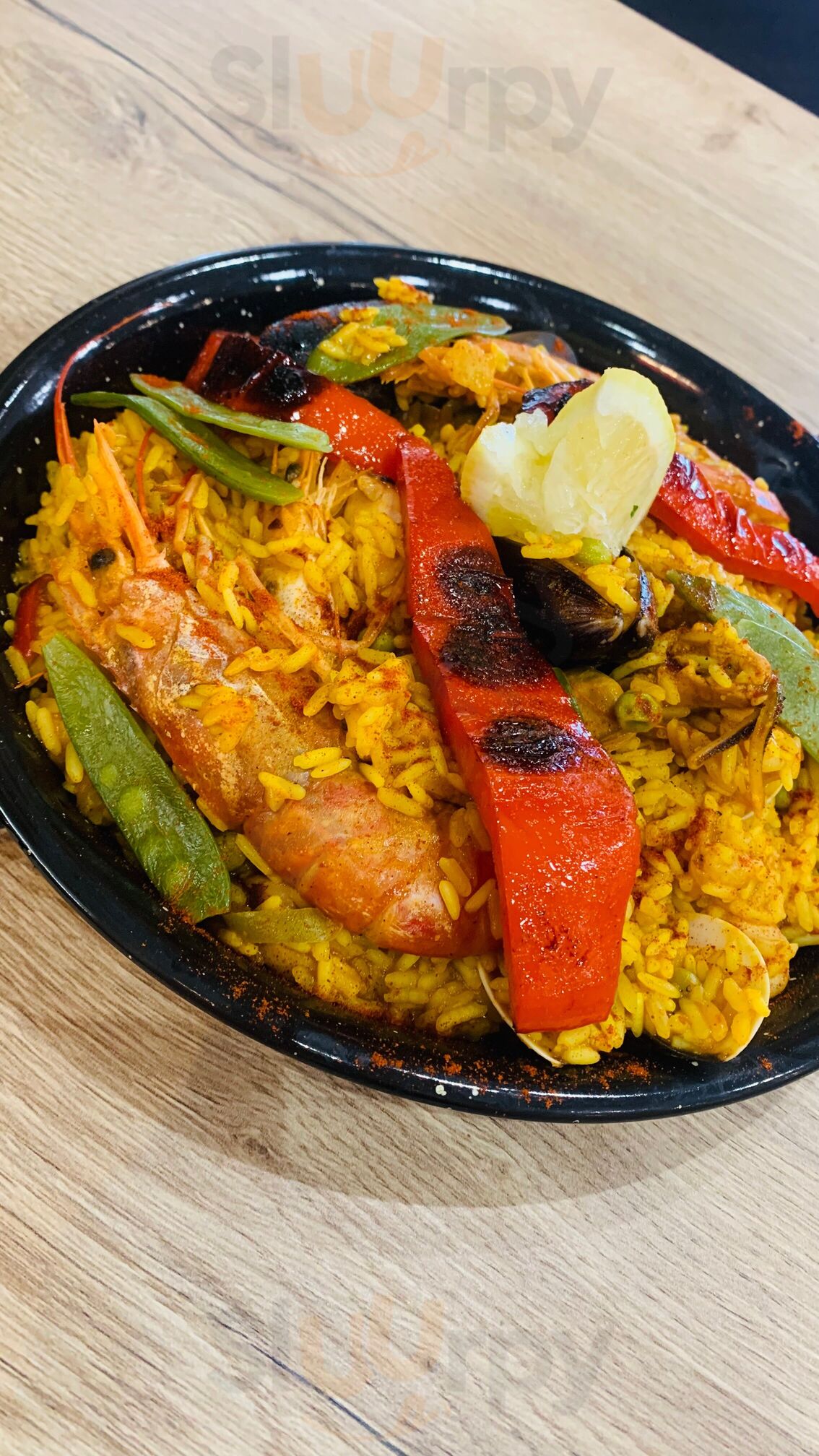 La Olla Pub Restaurant