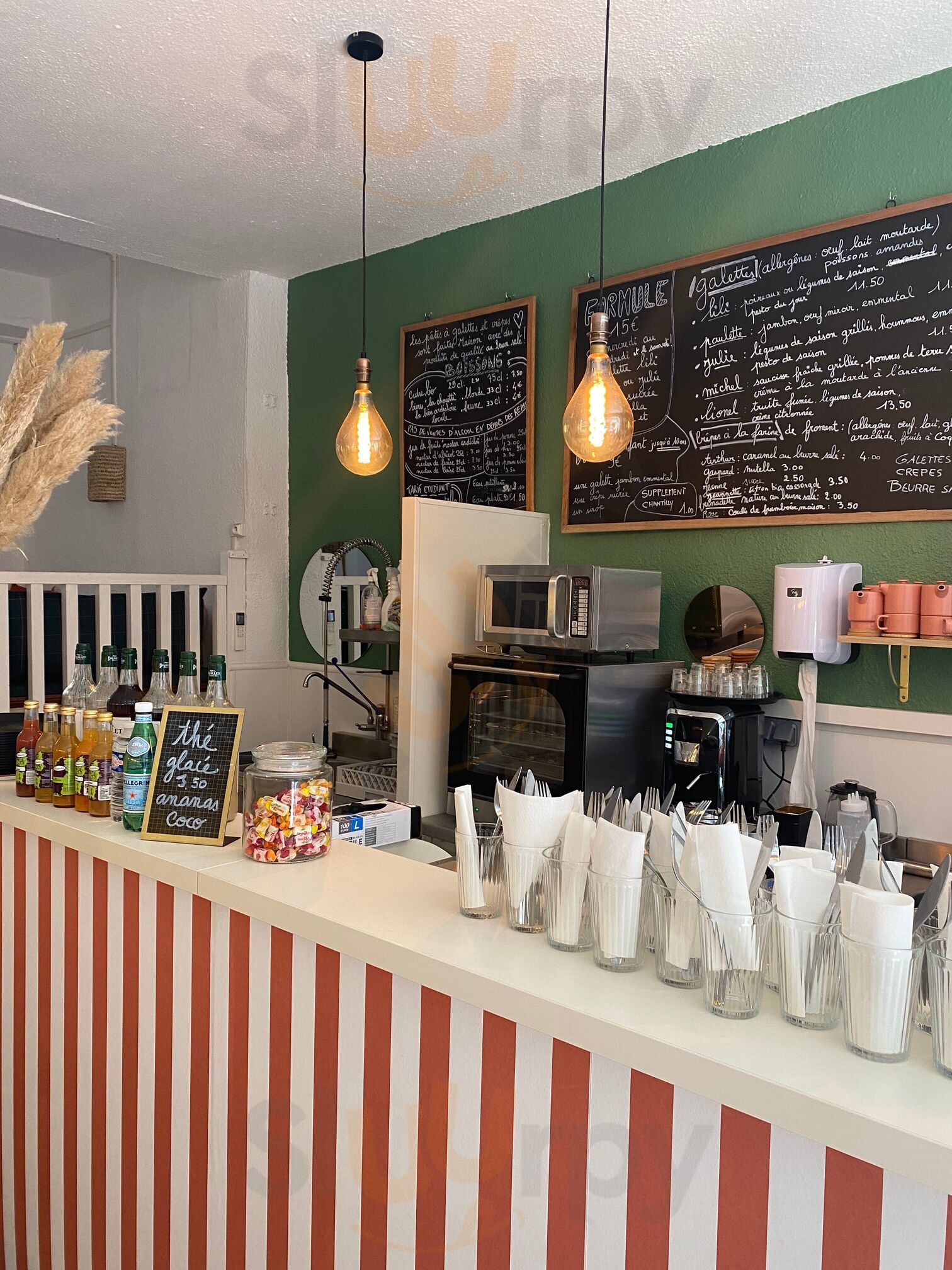 Lili Et Paulette Crêperie Et Salon De Thé