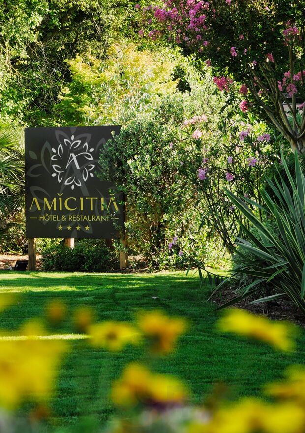 Amicitia - Hôtel, Restaurant & Bar