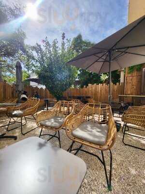 Acapella Coffee Shop