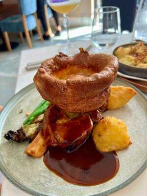 Billy's Barr & Restaurant