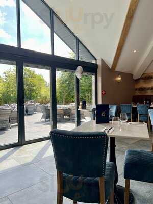 Billy's Barr & Restaurant