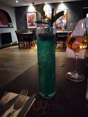 Fulla's Kitchen - Bar And Grill