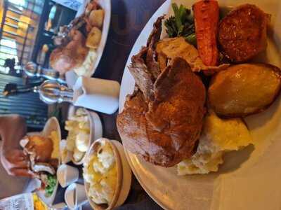 The Thack (the Queen O't Owd Thatch)