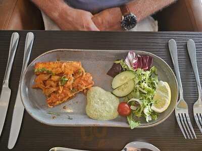 Laziza Indian Bar & Restaurant