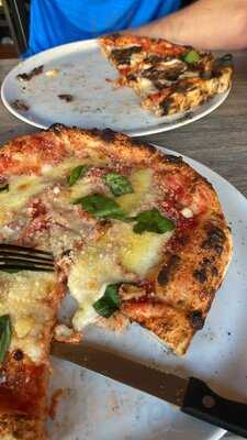 Dope Crusts Neapolitan Pizza