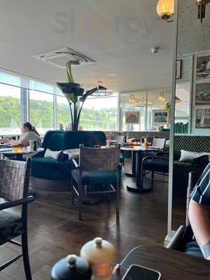 Zephyr Bistro At Dart Marina Hotel