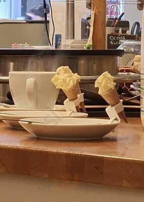 Roberto Authentic Italian Gelato