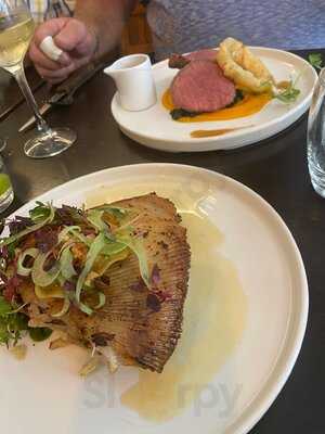 Petit Pois Restaurant