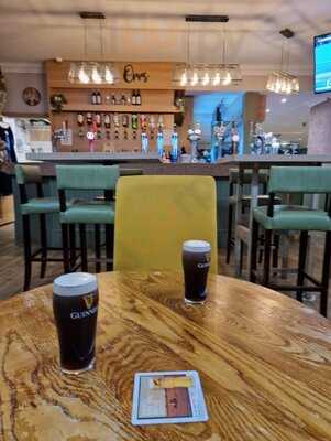 The Edge At Joey Orr's