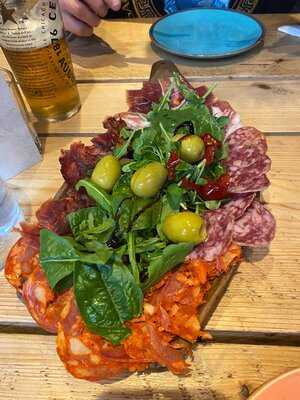 Manchega Tapas And Wine Bar