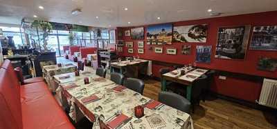 Uno's Trattoria And Pizzeria