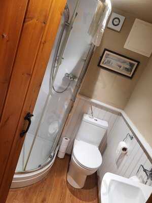 The Gwaelod Y Garth Inn