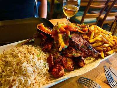 Gustum Bar + Restaurant