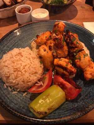 Gustum Bar + Restaurant