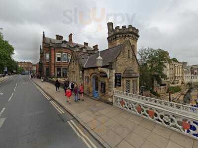 Circles Cafe & Gin Bar