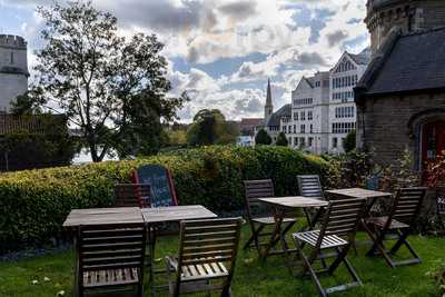 Circles Cafe & Gin Bar