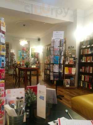 Octavo's Book Cafe & Wine Bar