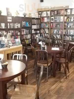 Octavo's Book Cafe & Wine Bar