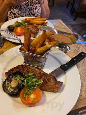 Angel & Harlequin Bistro