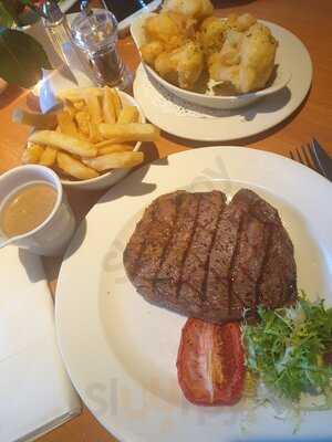 The Beech Tree Bar & Restaurant