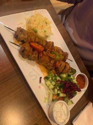 La Bistro Mediterranean Kitchen