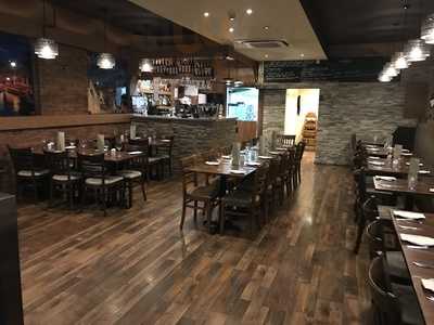 La Bistro Mediterranean Kitchen