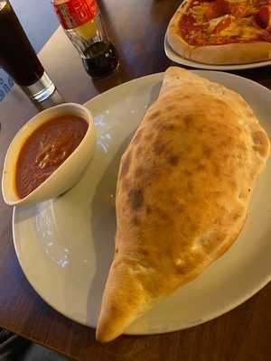 La Bistro Mediterranean Kitchen