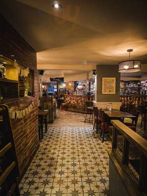 Magna Charta - Pub & Grill