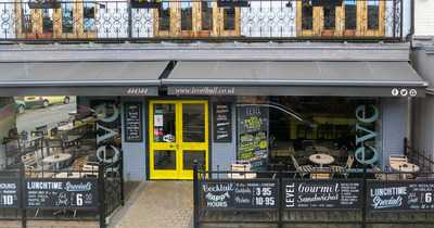 Level Cafe Bar & Grill