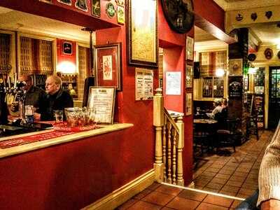 Horse & Groom - Pub & Grill