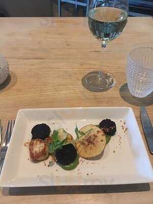 Gb1 Seafood Restaurant And Bar