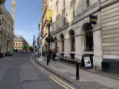 Chung Ying Central Bar & Restaurant