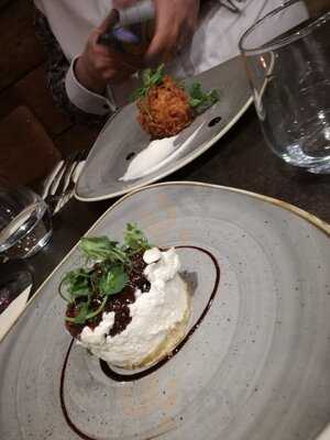 Bishop's Bar And Bistro