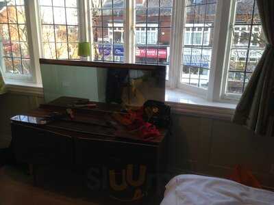 Leverton And Halls Cafe & Bed And Breakfast