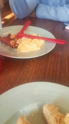 Leverton And Halls Cafe & Bed And Breakfast