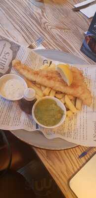 Tree Tops Pub & Grill