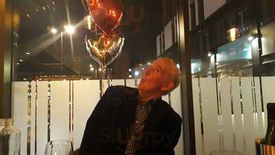 Arnold's Bar & Kitchen