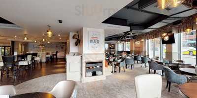 Arnold's Bar & Kitchen